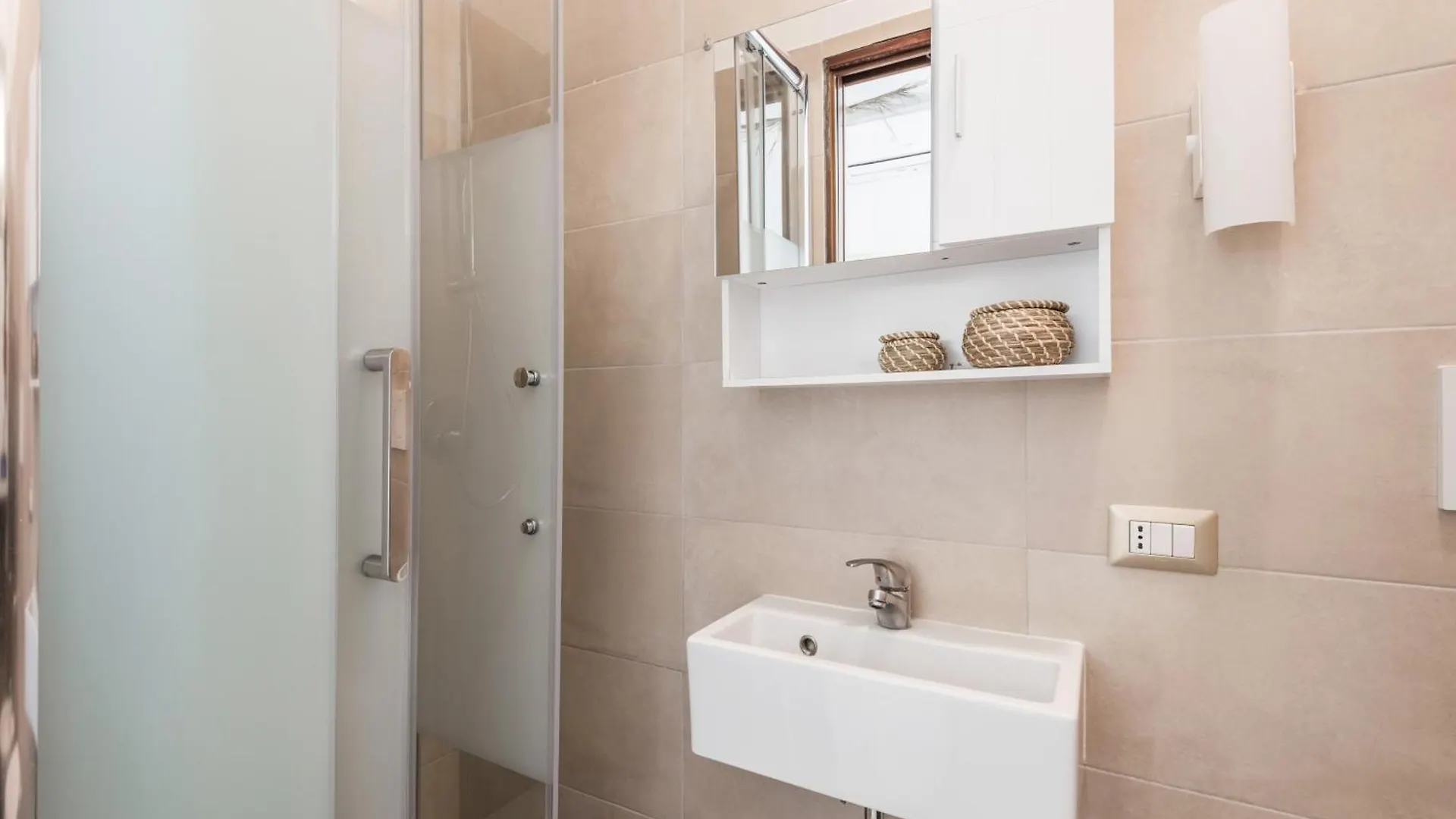 The Best Rent - Bright Flat Near San Pietro Rome 0*,  Italy