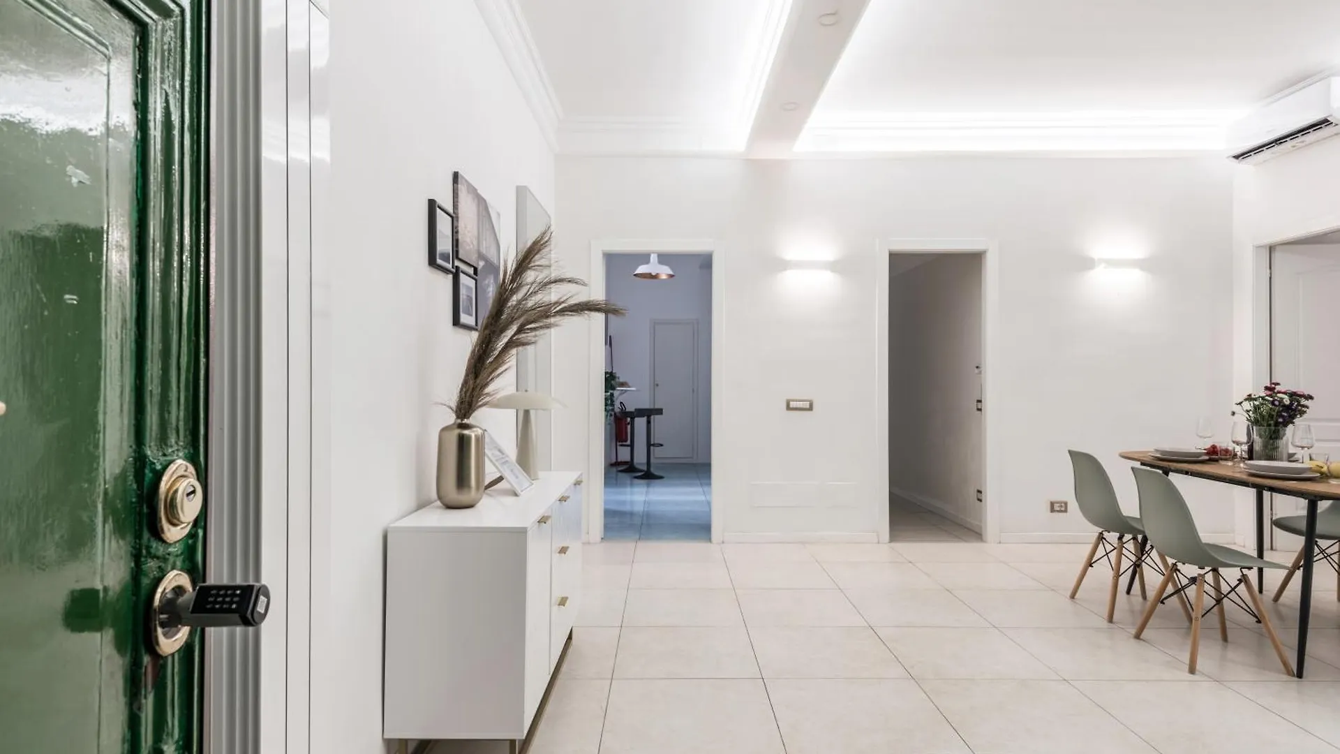 Aparthotel The Best Rent - Bright Flat Near San Pietro Rome